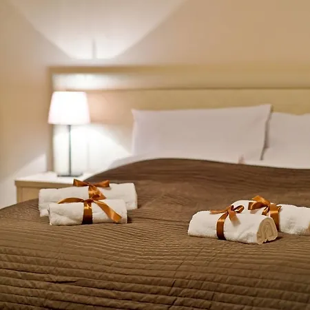 فندق Wiatraczna 3*