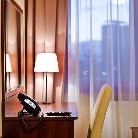 Wiatraczna 3* Warszawa